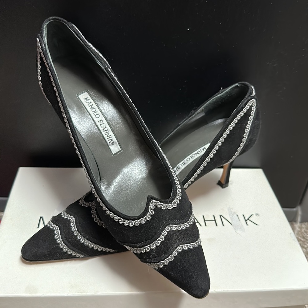 Manolo Blahnik Newman Marcus 100th Anniversary lack suede pumps
